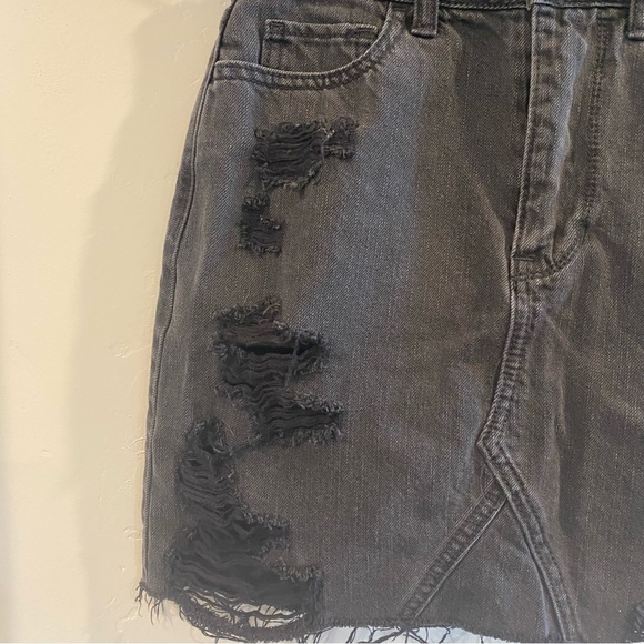 Hollister Black Jean Skirt Size 1 Ultra High Rise - Picture 6 of 7